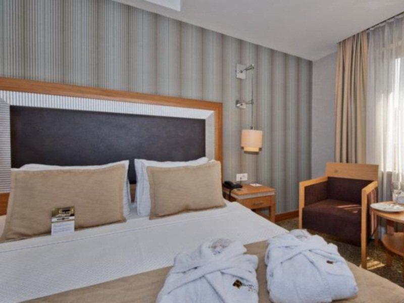Otel Grand S 4*